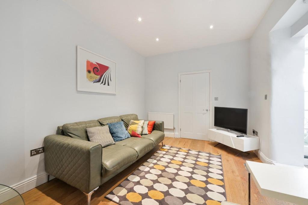 Cozy Hideaway In South Ken! Apartment ลอนดอน ภายนอก รูปภาพ