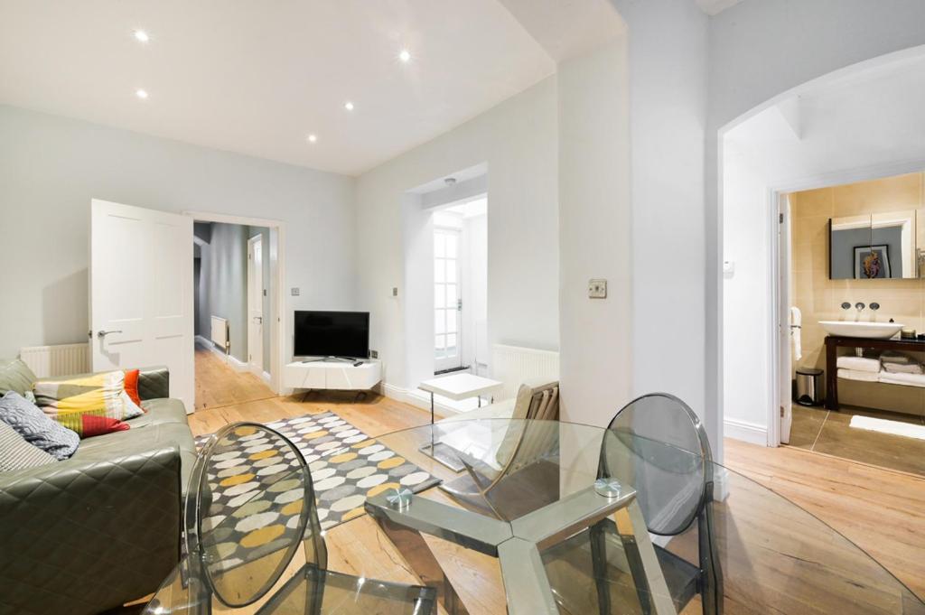 Cozy Hideaway In South Ken! Apartment ลอนดอน ภายนอก รูปภาพ